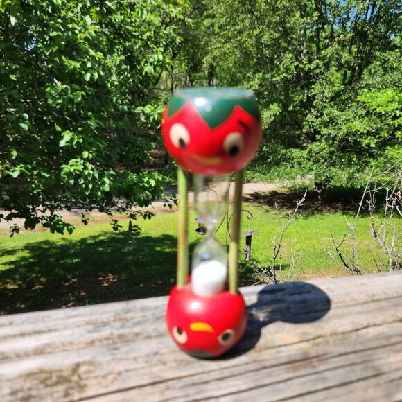 Vintage Hand-Painted Anthopormortic Strawberry/ Tomato Sand Timer Egg Timer - Picture 9 of 9